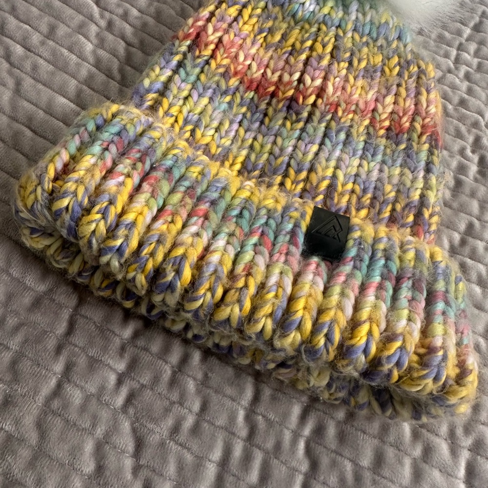 Girls Ripzone knit winter toque - Picture 2 of 3